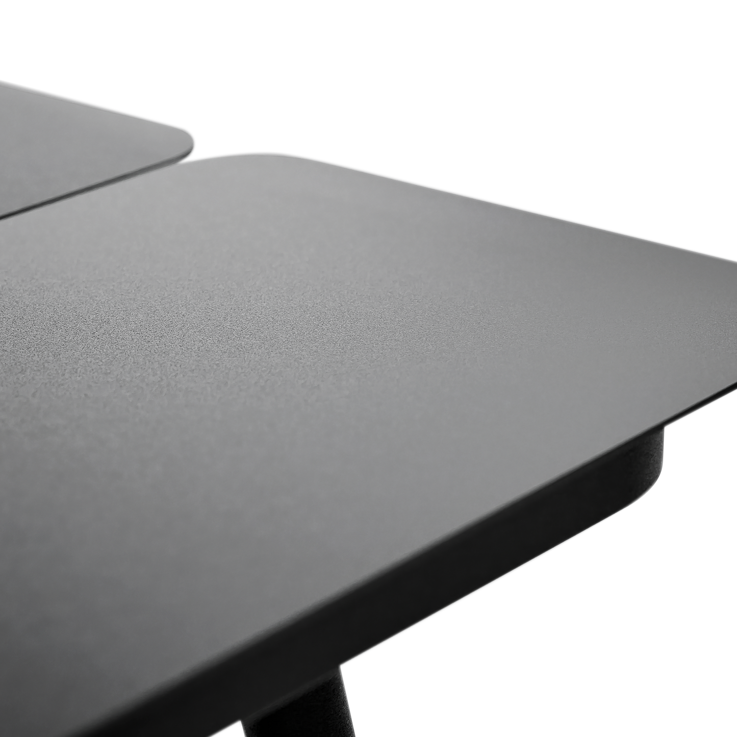 HP Belgrade Dining Table
