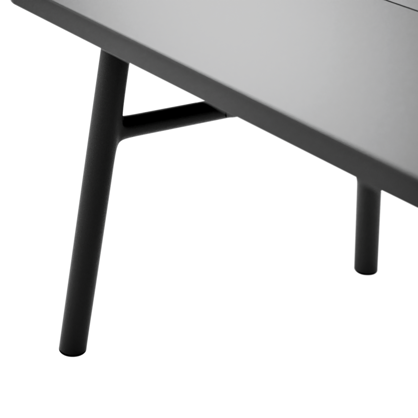 HP Belgrade Dining Table